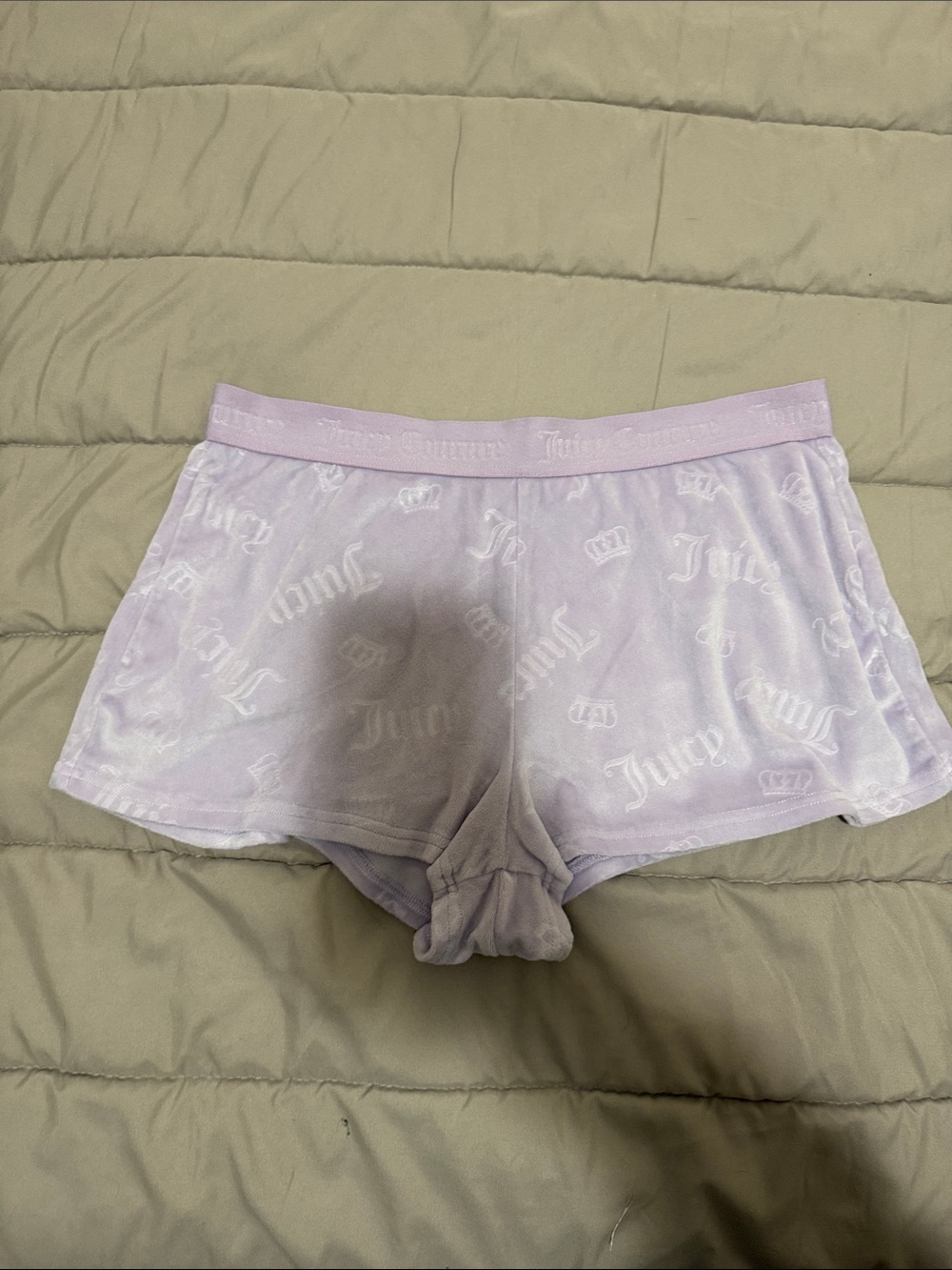 🫶🏼3 for $12!!🫶🏼Juicy Couture Lavender Velour Boxer Shorts